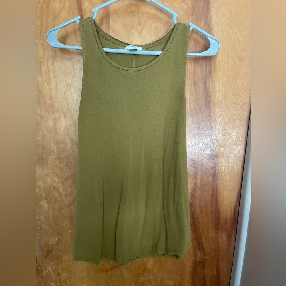 Old Navy Women’s flowy Tank Small Olive green